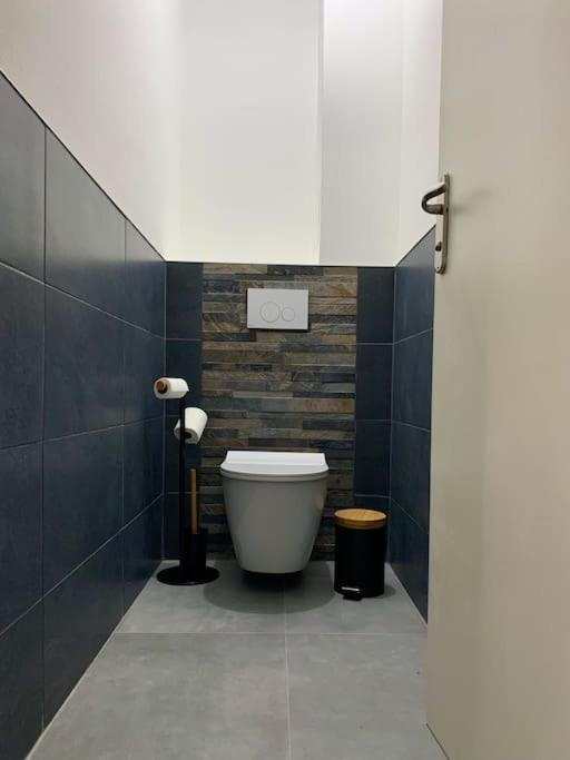 T1 Bis Cosy Et Spacieux - Wifi - Parking Gratuit อองเชร์ ภายนอก รูปภาพ